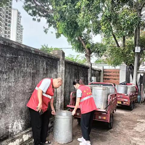 八所镇滨海社区网格员开展预防登革热“翻盆倒罐”宣传活动