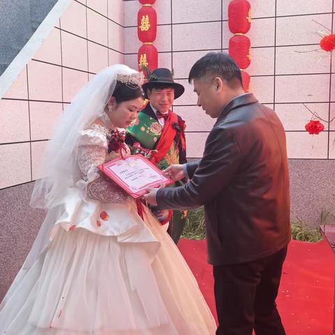 圪垱店镇：“零彩礼”为幸福加分