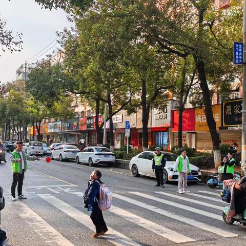 守护上学路：三完小283班家长义工的暖心行动