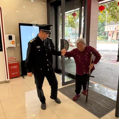 丰泽湖心街支行为老年客户提供贴心服务