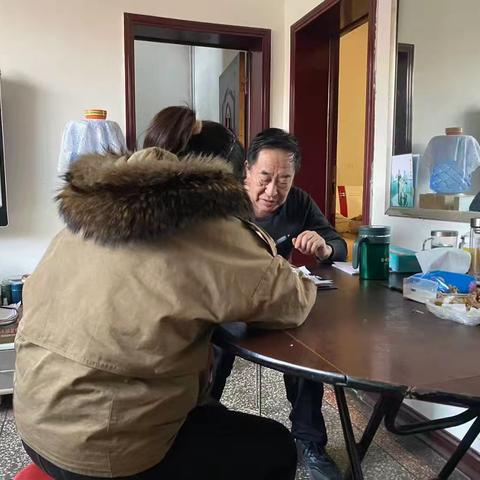 东关社区网格员的入户日常