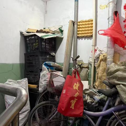 东关社区开展消防通道安全隐患排查