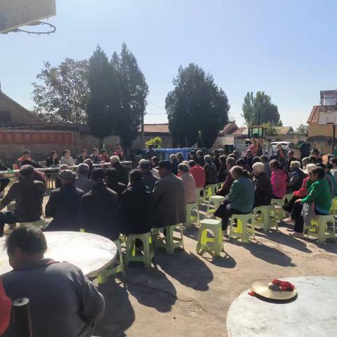 九九重阳日，浓浓敬老情