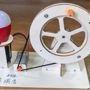 让知识“动”起来，让创新“亮”起来 ——实验中学2022级物理学科实验创作活动