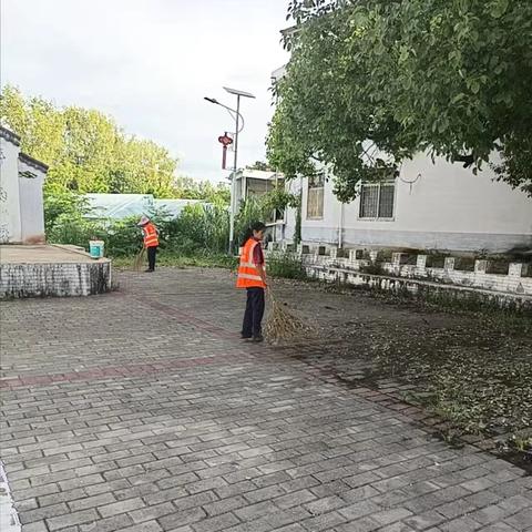 群联村新时代文明实践站开展环境卫生整治活动