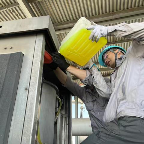 检修一线人 夏日消缺忙