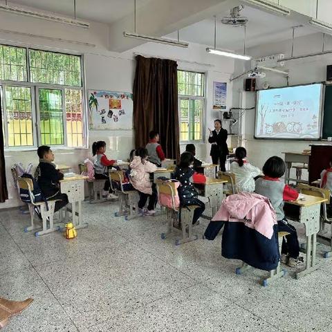 夯实语文教学，打造高效课堂  ——东井金威小学统编版小学语文二年级下册第三单元第一课《神州谣》报道