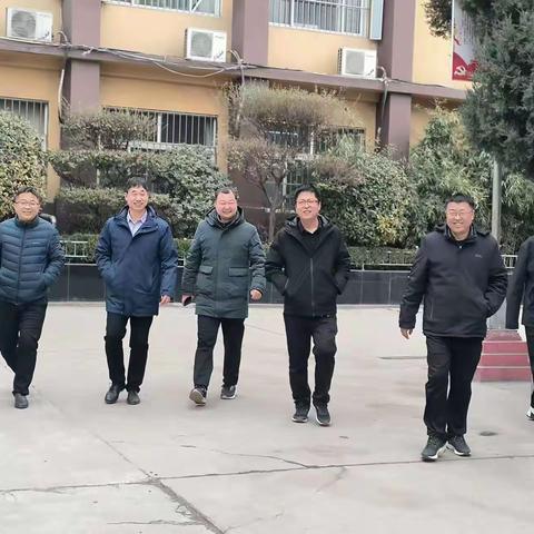 龙安二中喜迎市创客教育示范校专家组考察