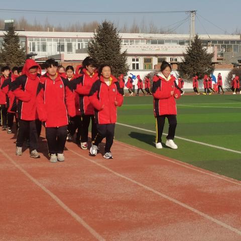 东官营镇中心小学“阳光体育与你我同行”冬季长跑启动仪式