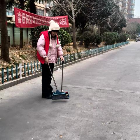 瑞景华苑安置点四个一环境卫生整治
