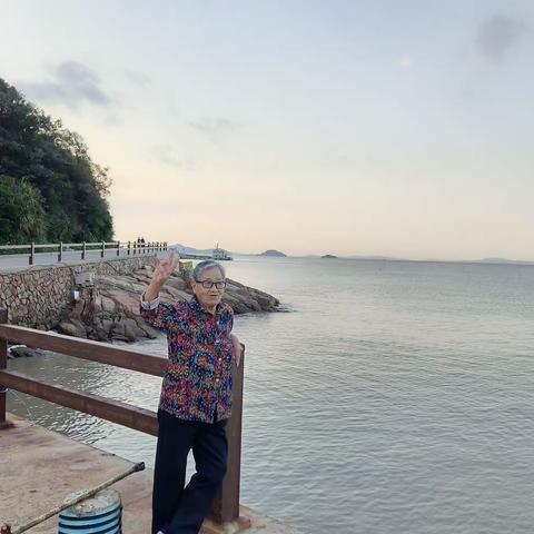 老妹陪妈妈旅游