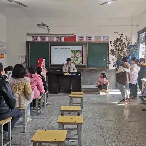 促进学生全面发展 提高学生音乐素养——尖峰九年一贯制学校综合教研组听评课活动