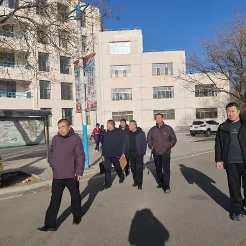 旗教育局领导莅临我校开展安全检查工作