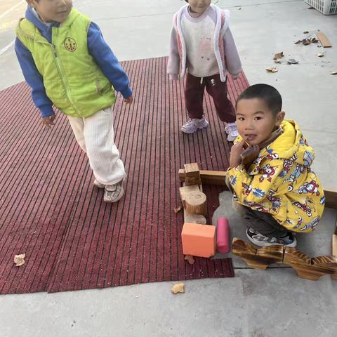 我们的汉堡店和手机店～李祥分园中班