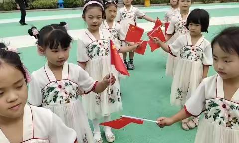 灌云县六一幼儿园【每周一星】——幼儿园大三班    黄夕雅