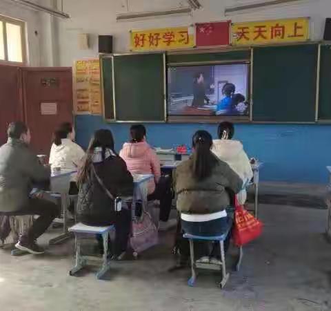 以“演”筑防　以“练”为战——小屯完小春季火灾疏散逃生大演练活动