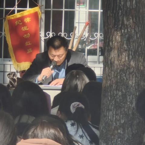 八年级第二次月考分析会                 聚焦质量明方向，凝心聚力提质量