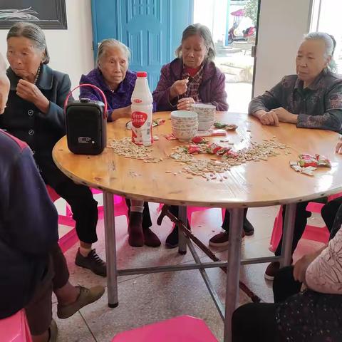 九九重阳节，浓浓敬老情