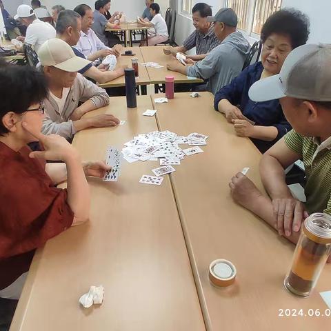 徐州分行举办离退休人员迎端午掼蛋、飞镖、套圈等系列比赛活动