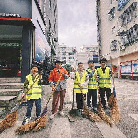 化身城市美容师，当一天环卫工