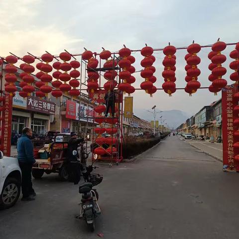 路灯旧貌换新颜 亮亮堂堂过大年