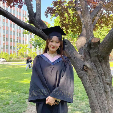 奎文区宝通街小学一年级1班: 育人如养花，用心才芬芳