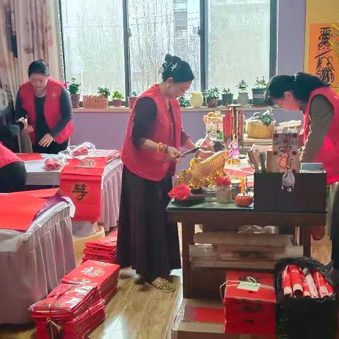乳山市女书画家协会开展“我们的中国梦-文化进万家”志愿服务活动