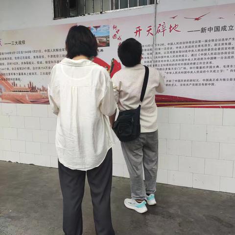 只为让你更美丽              一一西街小学暑期校园维护掠影