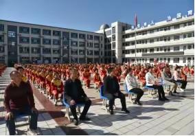 激发科学热情   点燃科技梦想