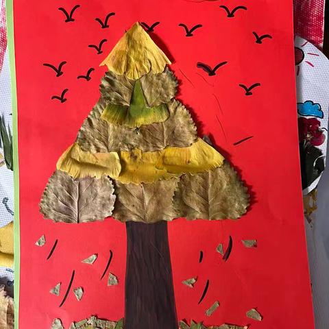 北何庄小学树叶画展 把秋天的浪漫，种进童年里