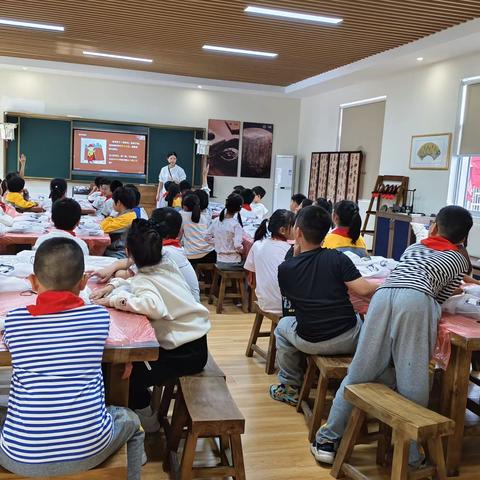 非遗传承 生生不息———株洲市何家坳小学中国字工坊四年级第一课