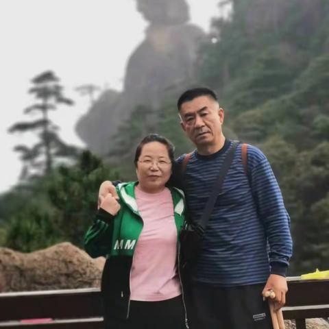 恩爱夫妻的红色之旅✌✌✌