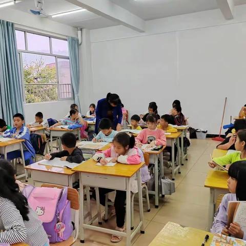 南盛镇七洞小学 2023年10月 下午托快乐时光