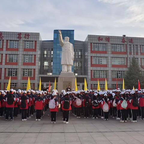 步履铿锵笃志前行 逐梦少年问祖炎帝 一一三甲中学清明远足暨祭拜炎帝活动