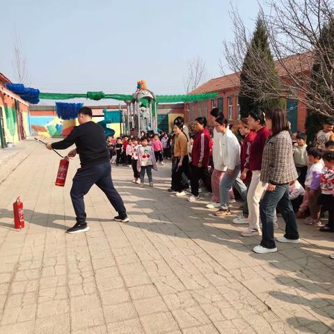 消防演练🧯，防患未“燃”🔥——沙圪塔镇一联幼儿园