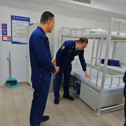 雁塔区消防救援大队教导员深入辖区曲江路小型消防站指导投勤准备工作