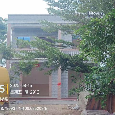 板桥镇顺利完成板桥大道延长线项目用地吴文房屋拆除工作