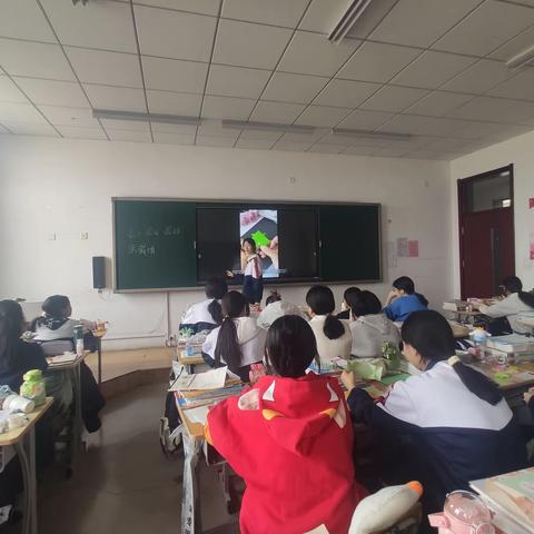 保育23班劳动教育课——“花伞”