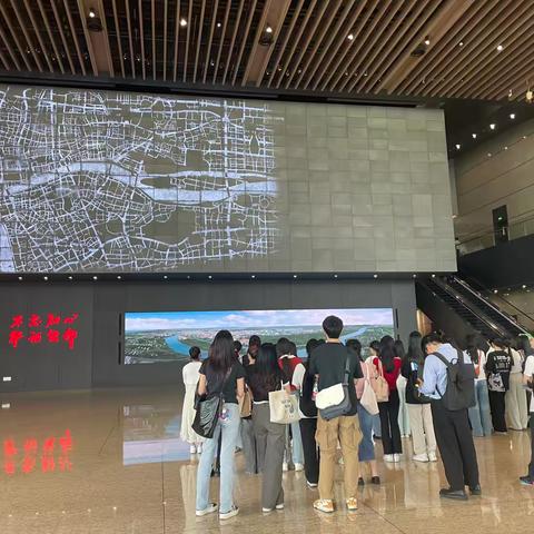 瞩目青春-白云支行组织新员工参观广州市城市规划展览中心