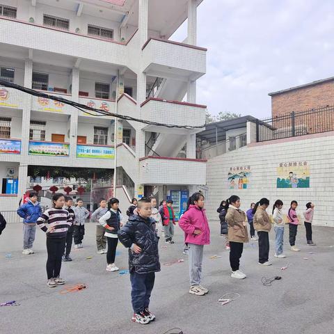 花样跳绳兴趣班——前进小学