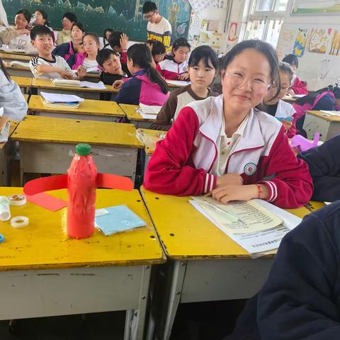 巧手筑航 创艺同行--尉氏县实验小学六四班创新手工社团