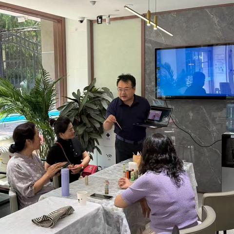 消保护航 银龄无忧 ——雁南五路支行开展消保专题教育活动