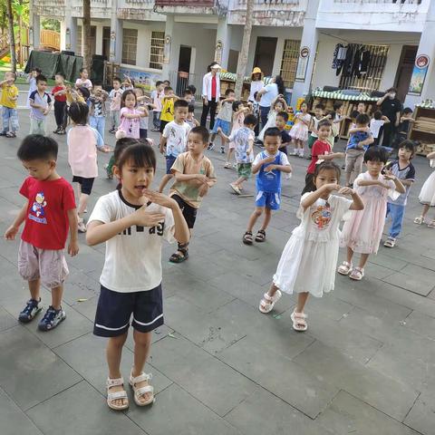 “趣享早操，悦动成长”——万宁市三更罗镇中心幼儿园2024年春季中班组第八周早操活动