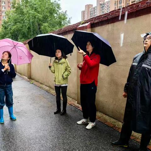 雨天巡查不停歇 网格守护保平安