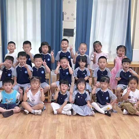 平邑花雨馨幼儿园小三班快乐周记～（7.29—8.2）