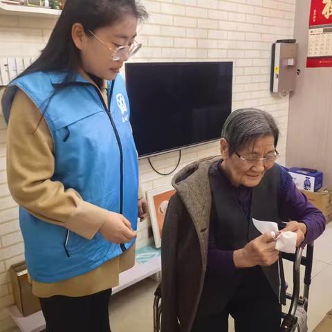 【潞华街道西华社区】心系独居老人 温情网格在行动