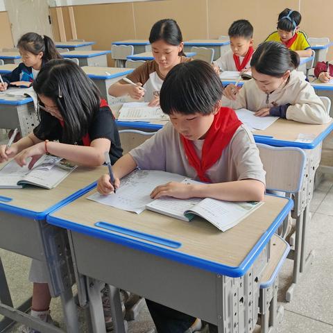 诗韵传经典 墨香润童心 ——灵溪中心小学四年级“古诗书法比赛”圆满落幕