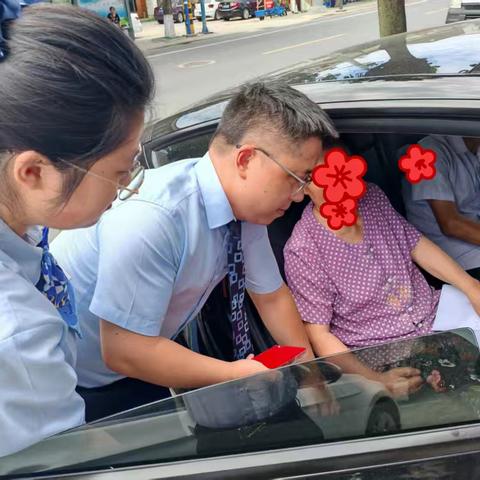 烈日下的金融温度 ——记建行南通刘桥支行一次特殊的"车内柜台"服务