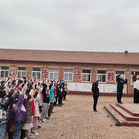 “缅怀革命先烈，弘扬民族精神”——青县盘古镇白庄子小学清明祭先烈活动进行时