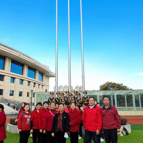 襄阳市老年大学生活系升国旗仪式